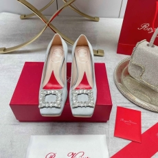 Roger Vivier flat shoes